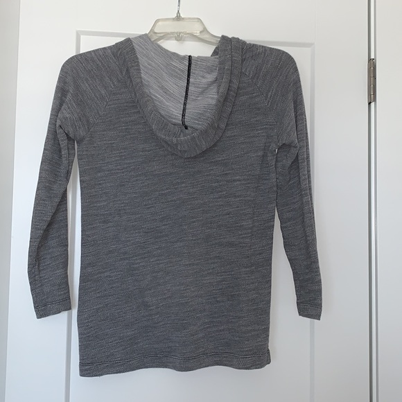 Light weight Columbia sweater - Picture 2 of 4